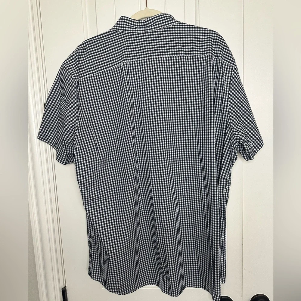 Banana Republic Black and White Casual Button Down Shirt